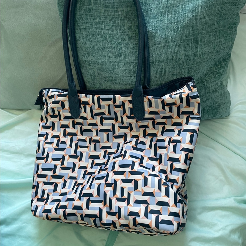 2/$10 A New Day Zippered Tote with laptop compartment - Picture 9 of 12